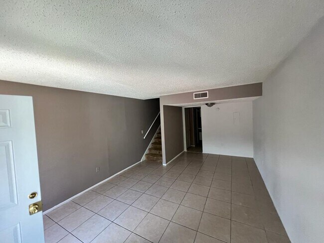 Building Photo - 4113 S Semoran Blvd