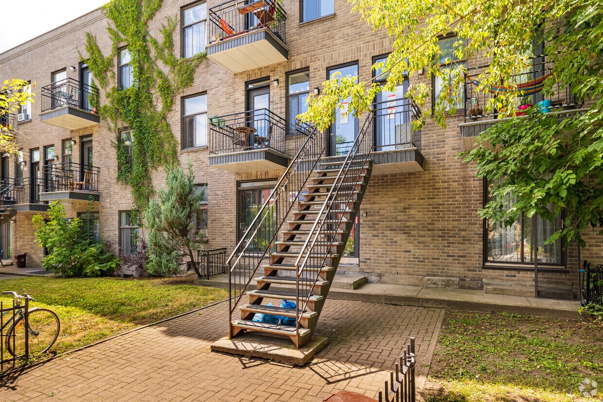 Photo du bâtiment - 4838 Rue Saint-Urbain