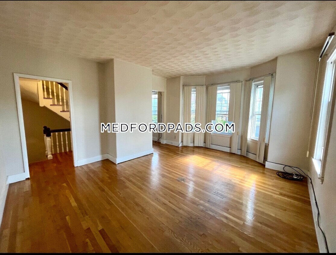 118 Summer St Unit 1, Medford, MA 02155 118 Summer St Medford, MA