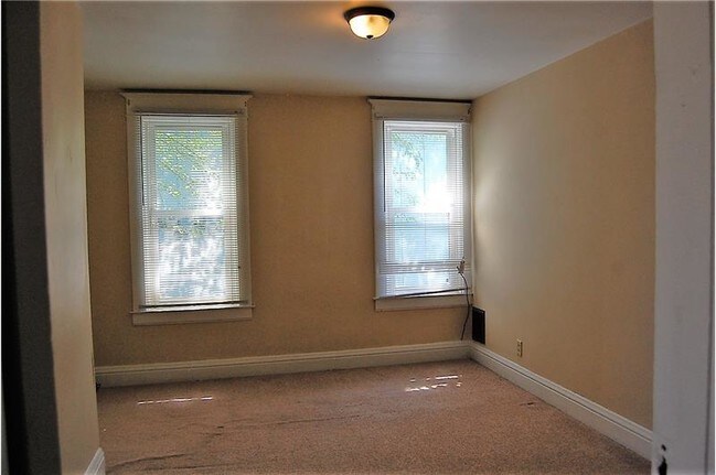 Building Photo - 1641 Ridge Ave