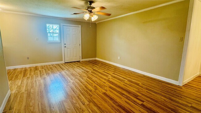 Foto del edificio - 1607 Hartt Dr