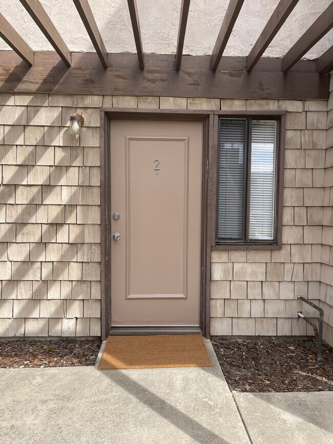 Puerta principal. - 16622 Jib Cir