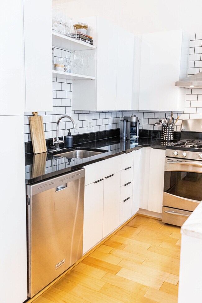 Foto del edificio - 811 4th St NW