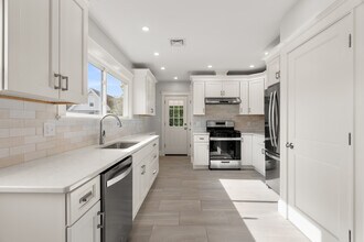 Building Photo - 46 Winter St