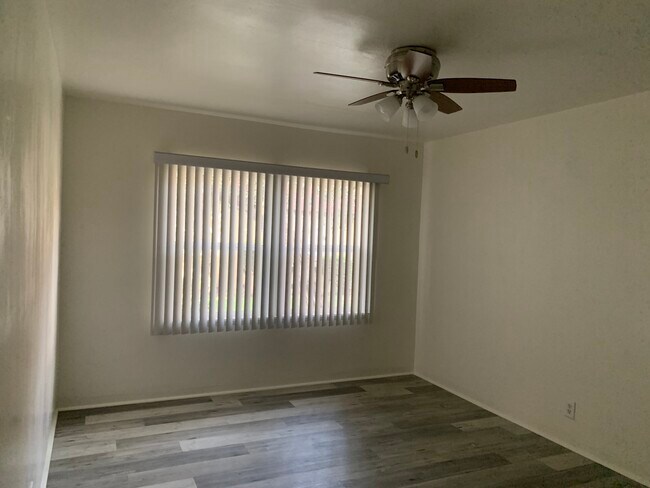 BEdroom - 3960 Crenshaw Blvd