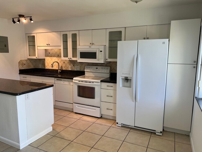 KITCHEN - 1809 NE 2nd St