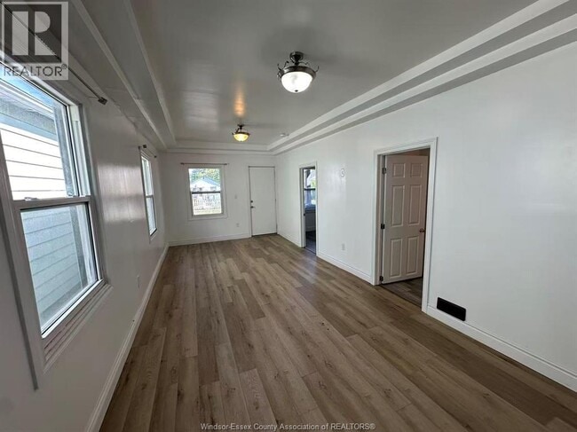 Building Photo - 455 Aylmer Ave