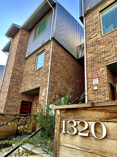 Photo - 1320 N Main St (Fort Worth, TX)