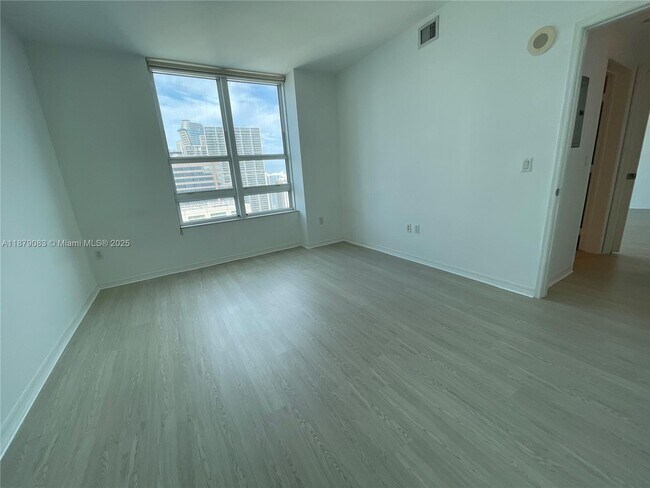 Foto del edificio - 950 Brickell Bay Dr