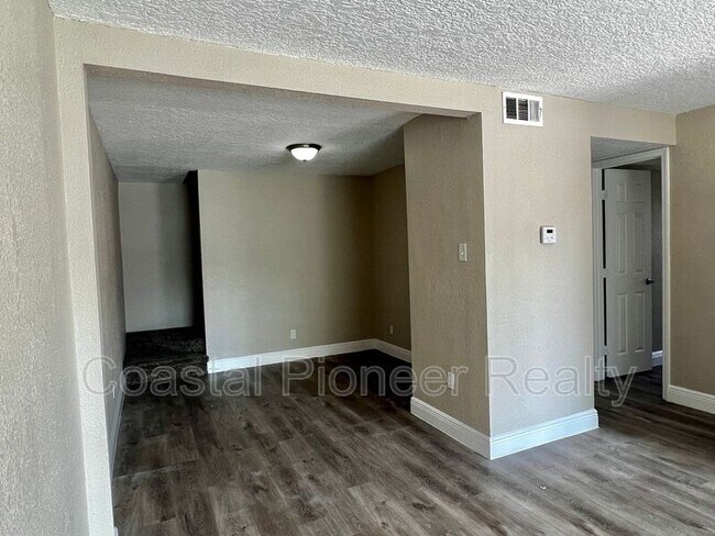 Foto del edificio - 10104 N Aster Ave