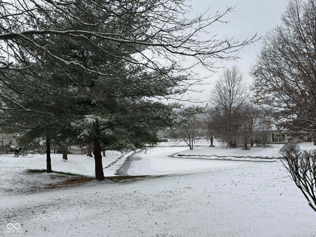 Foto del edificio - 8607 Longspur Ct