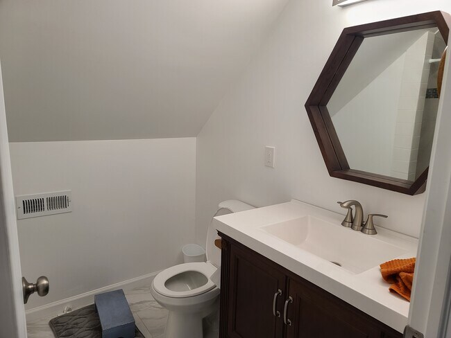 Bathroom - 953 Longbrook Ave