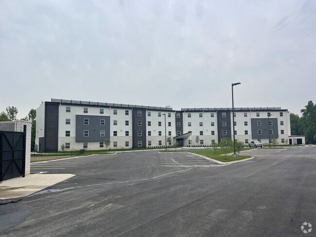 Building View - Brookhollow Senior