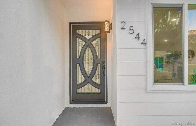 Building Photo - 2544 Arnott St