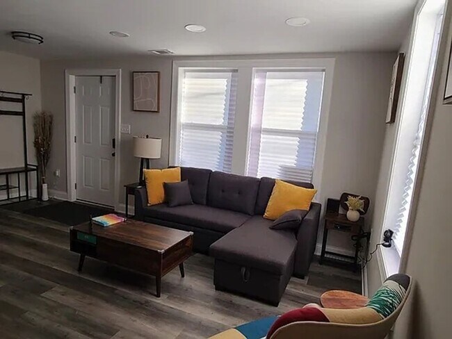 Building Photo - Charming 3BR Townhome in Hyattsville - Per...