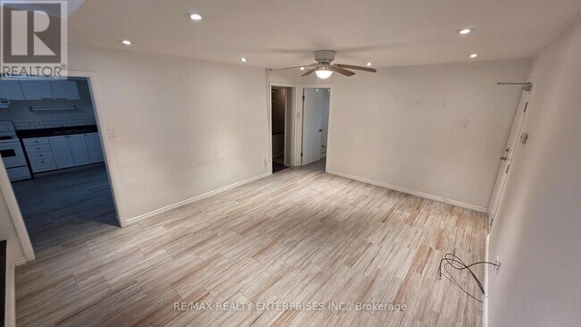 Photo du bâtiment - 142 Emerald St S