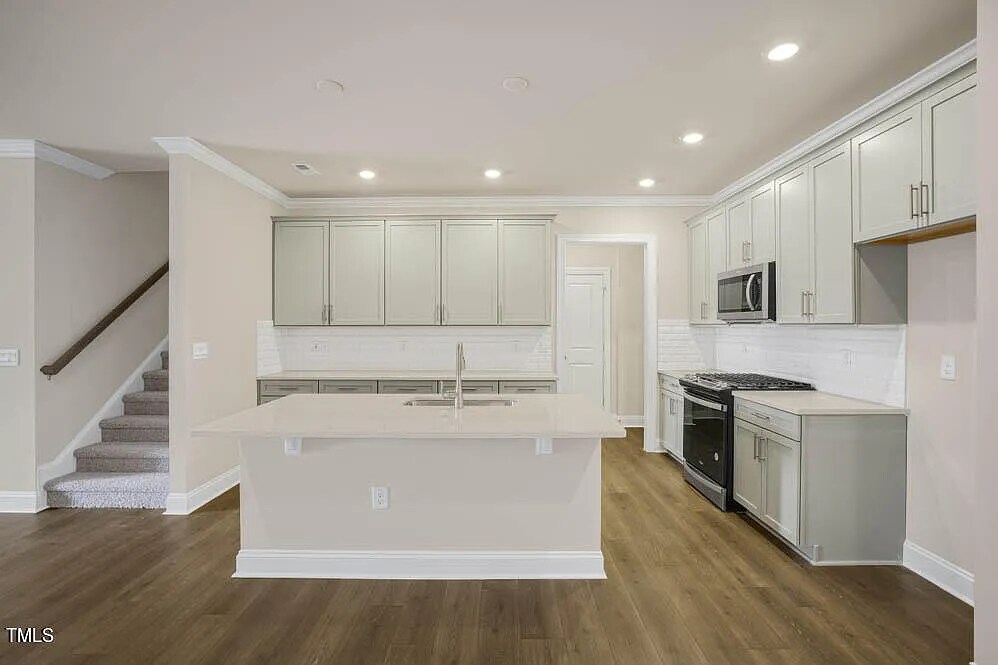 Building Photo - 729 Andrade Dr
