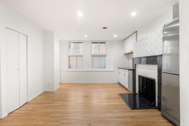 Building Photo - 103 Marlborough St