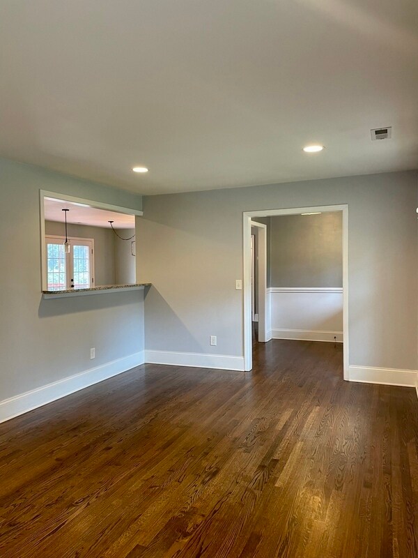 Building Photo - 7507 Thorncliff Dr
