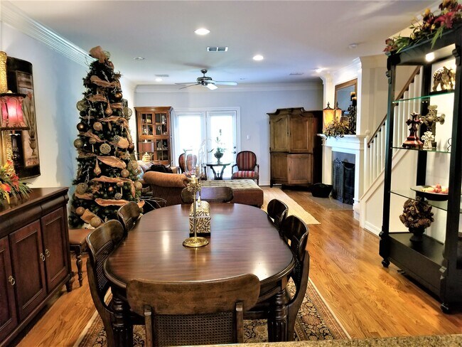 Foto del edificio - 3469 Howell St