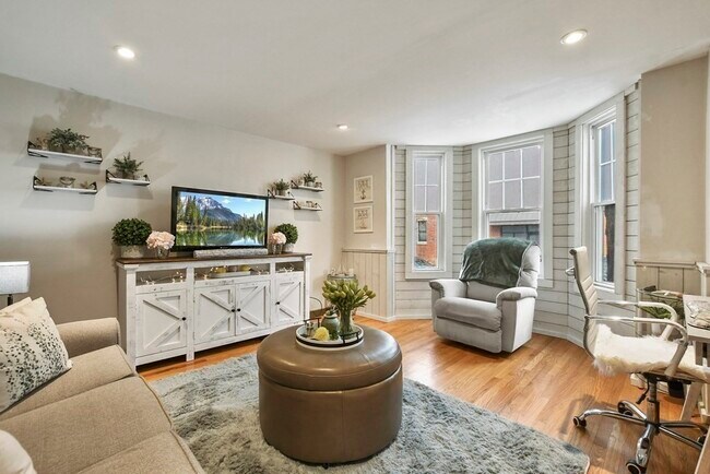 Foto del edificio - 909 E 2nd St