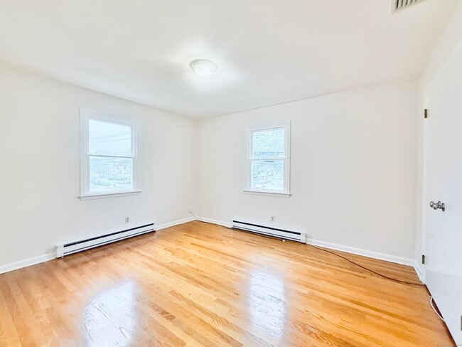Building Photo - 162 Seaside Ave