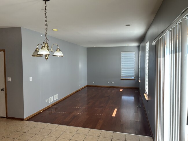 Building Photo - 820 Rebecca Ln