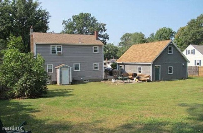 Building Photo - 3 br, 1.5 bath House - 32 Dodge Street