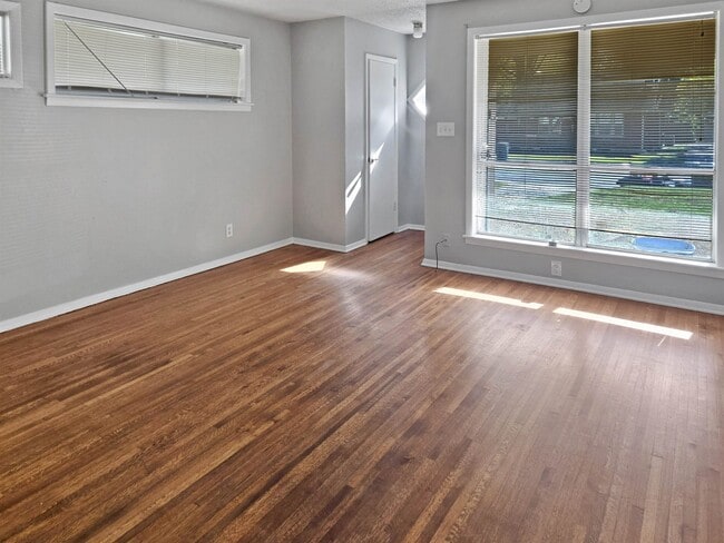 Building Photo - 3570 Carnes Ave