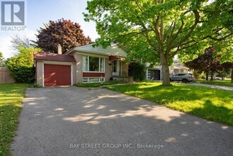 Building Photo - 394 Centre St E