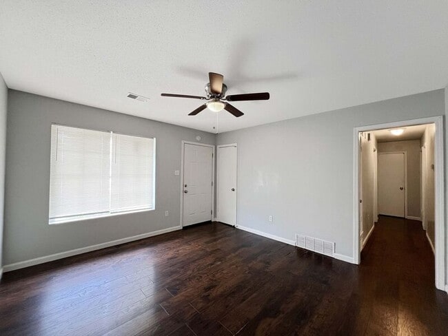 Building Photo - 4581 Fontaine Pl