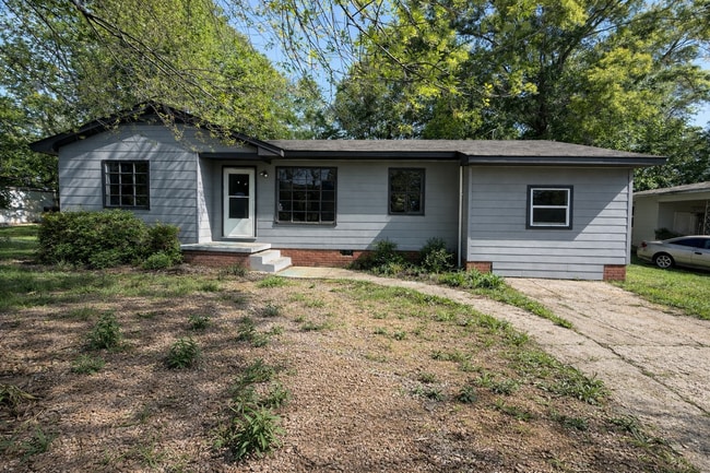 Nice 4/2 Rental in North Jackson in Broadmoor - Nice 4/2 Rental in North Jackson in Broadmoor House