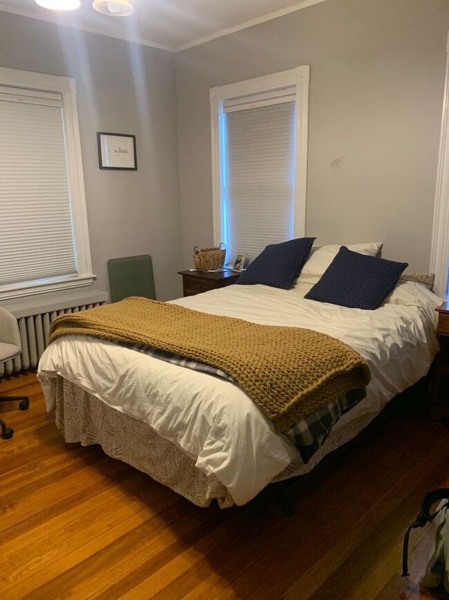 Building Photo - 6 Maple St