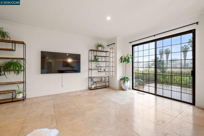 Foto del edificio - 30 Eagle Lake Pl