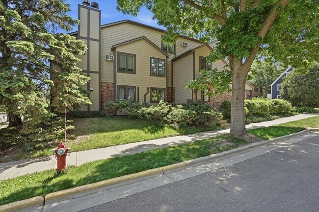 Foto del edificio - 311 Forest St