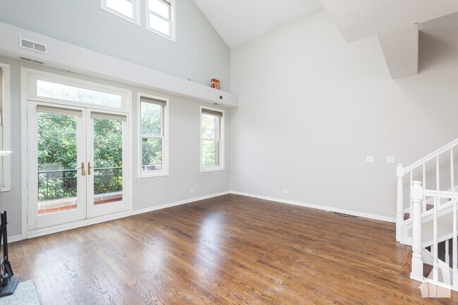 Foto del edificio - 1038 N Marshfield Ave