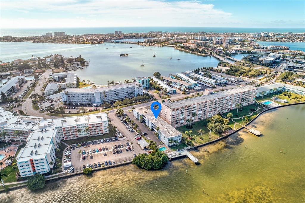 Foto principal - 1859 Shore Dr S