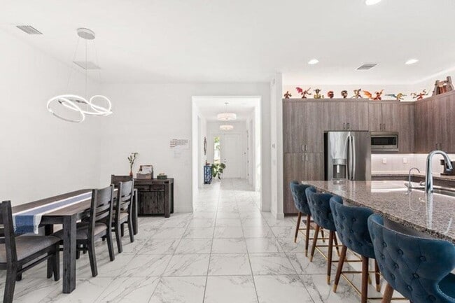 Foto del edificio - 13185 Mount Columbia Terrace