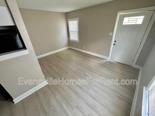 Foto del edificio - 1206 S 1208 Boeke Rd