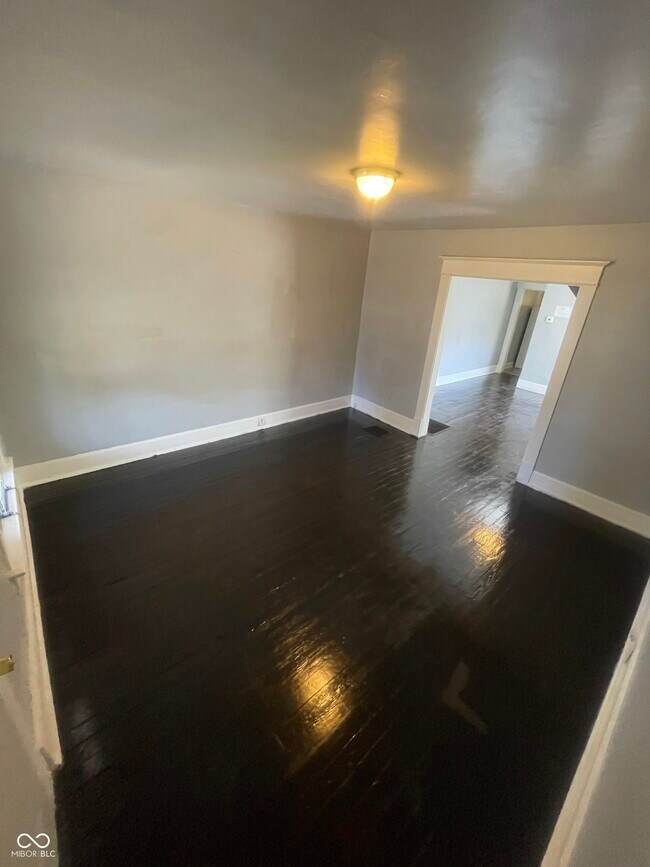 Foto del edificio - 613 N Tacoma Ave