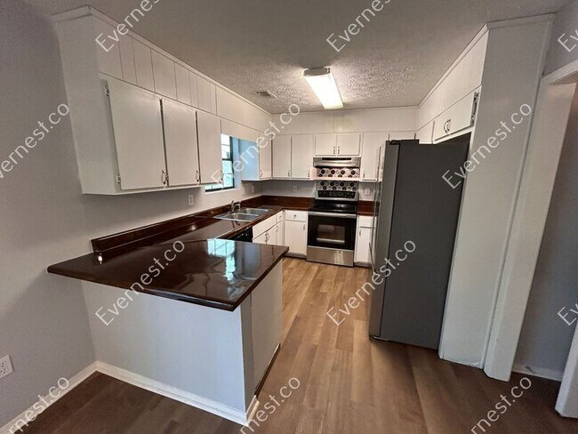 Foto del edificio - 1925 Sailcloth St