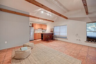 Building Photo - 1612 W Alabama St