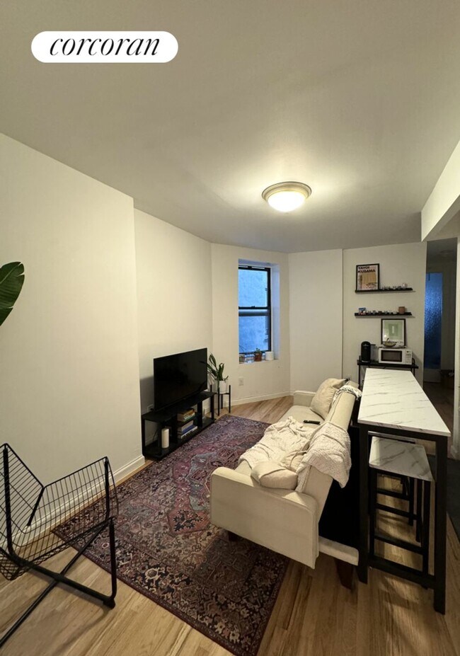 Building Photo - 324 W 47th St