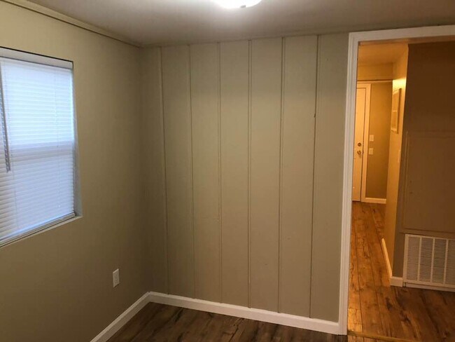 Foto del edificio - 2188 E Parkwood Ave