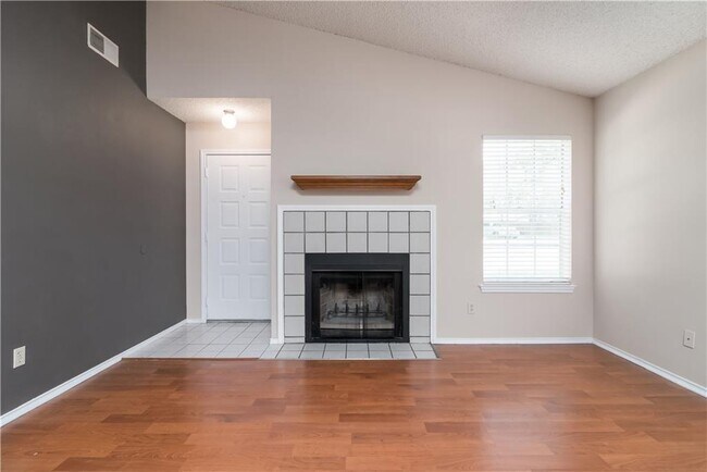 Building Photo - 6012 Baton Rouge Dr