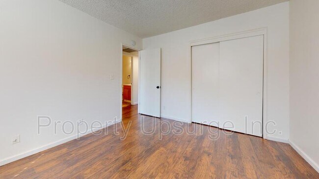 Building Photo - 1356 Hobart Dr