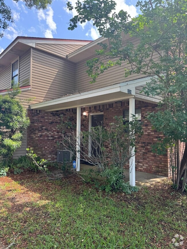 Building Photo - 229 Carmel Dr