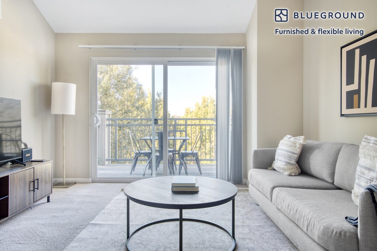 Foto principal - 1220 N Fair Oaks Ave