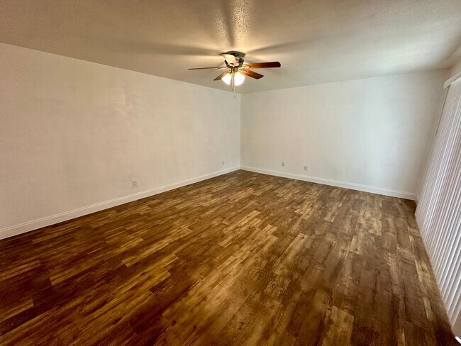 Photo - Fully Remodeled - 2/2 Townhome in Central ...
