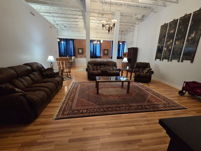 Photo - 215 S Jefferson Ave Townhome